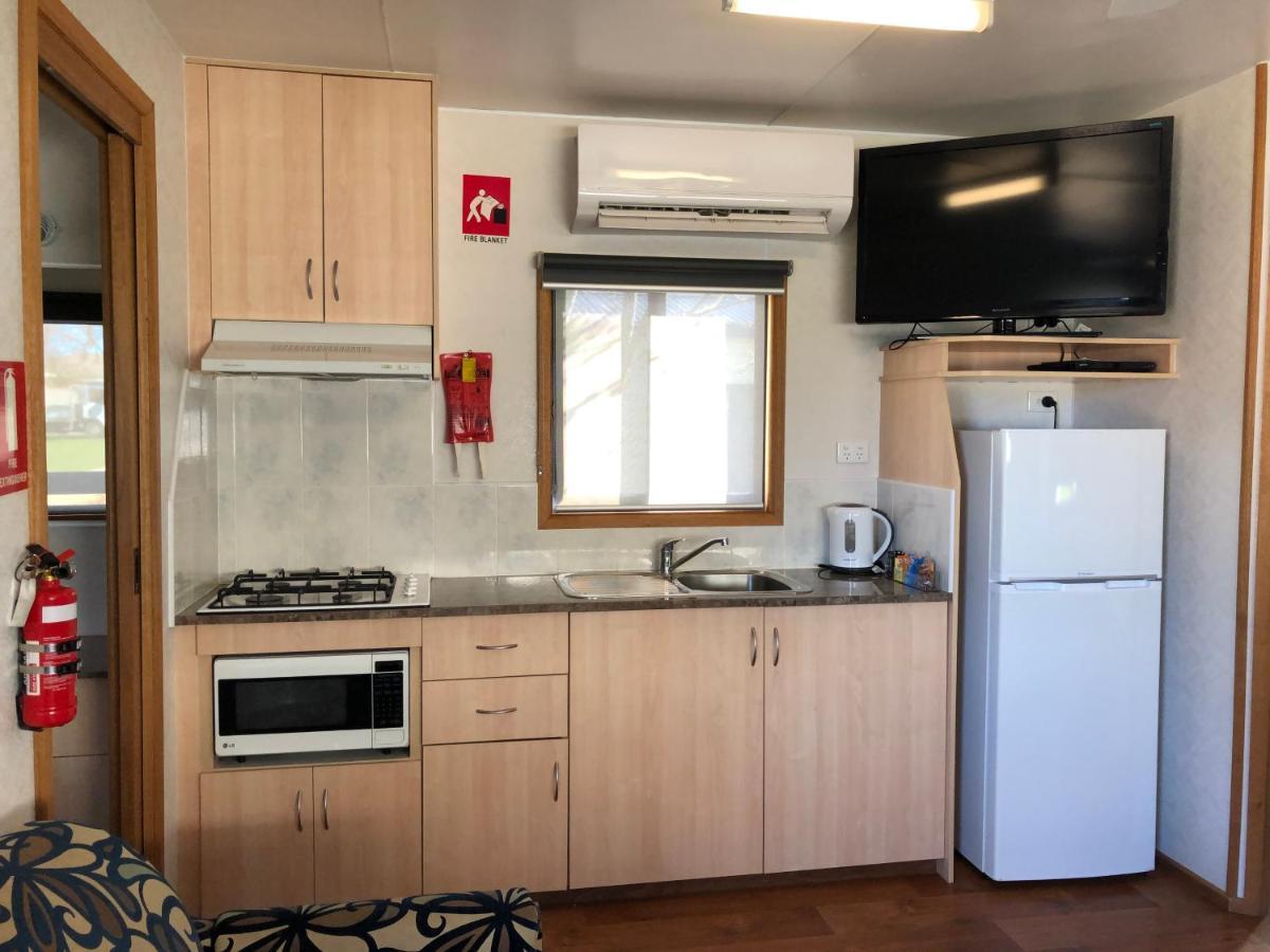 Acacia Caravan Park & Holiday Units 亚拉腊 外观 照片