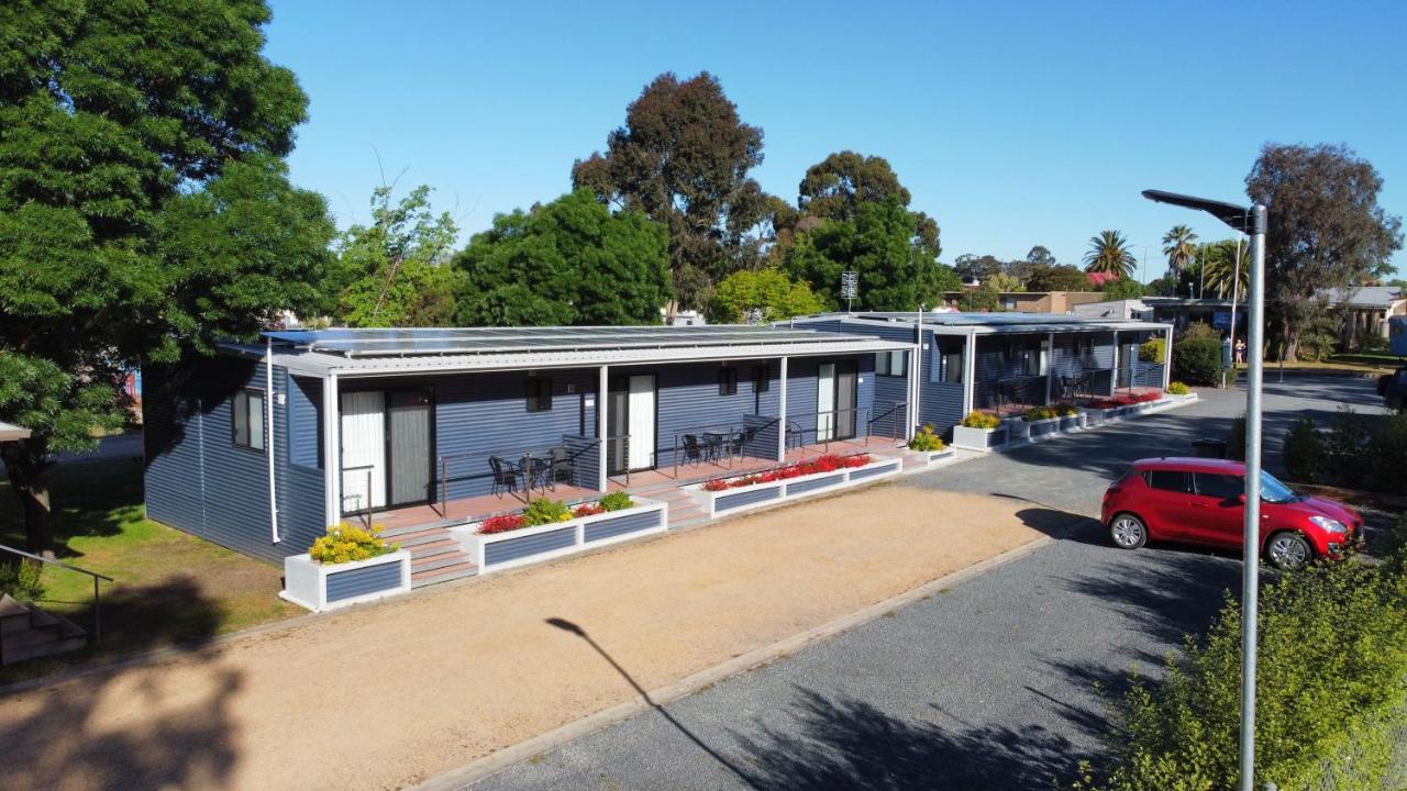 Acacia Caravan Park & Holiday Units 亚拉腊 外观 照片