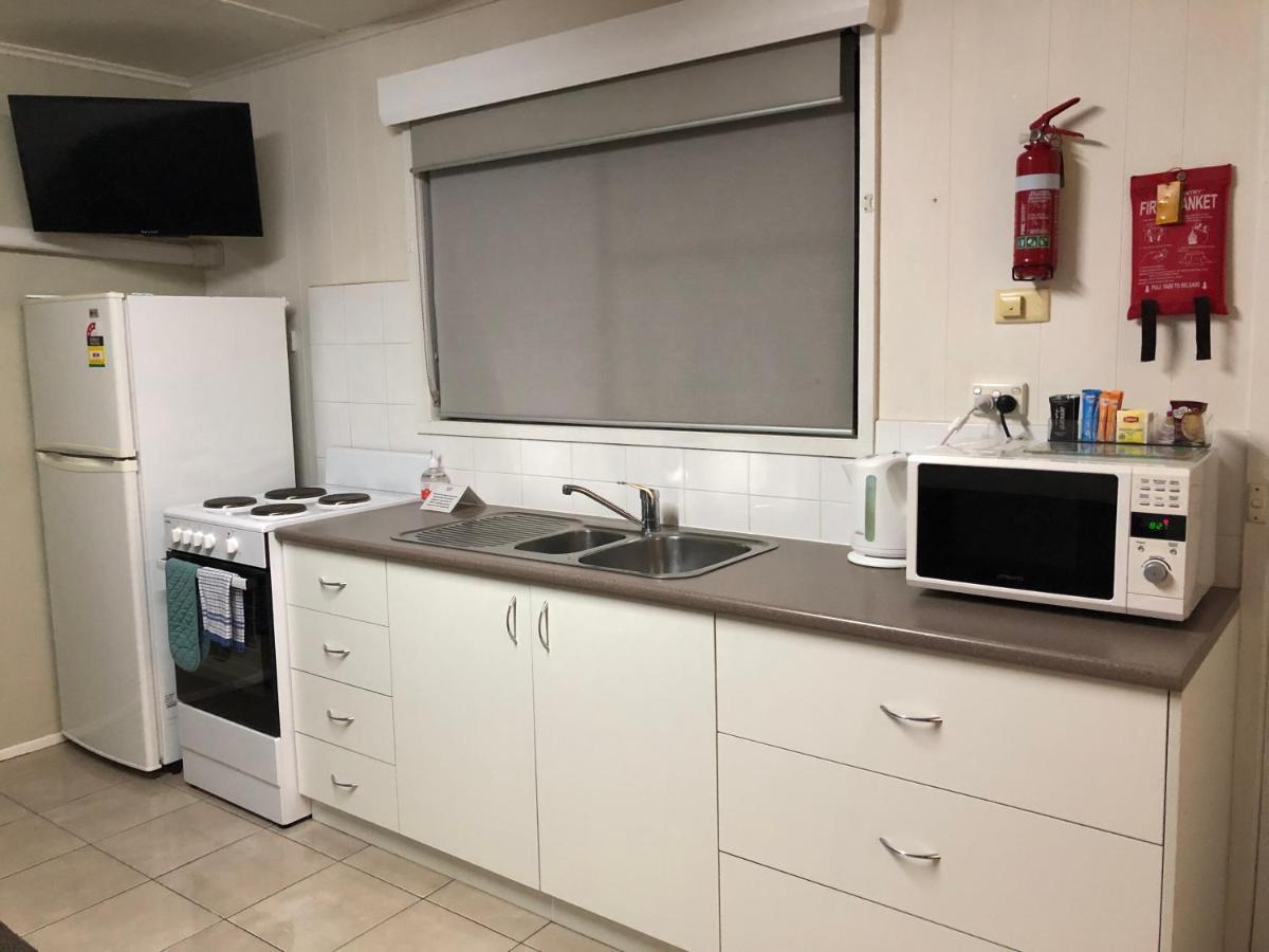 Acacia Caravan Park & Holiday Units 亚拉腊 外观 照片