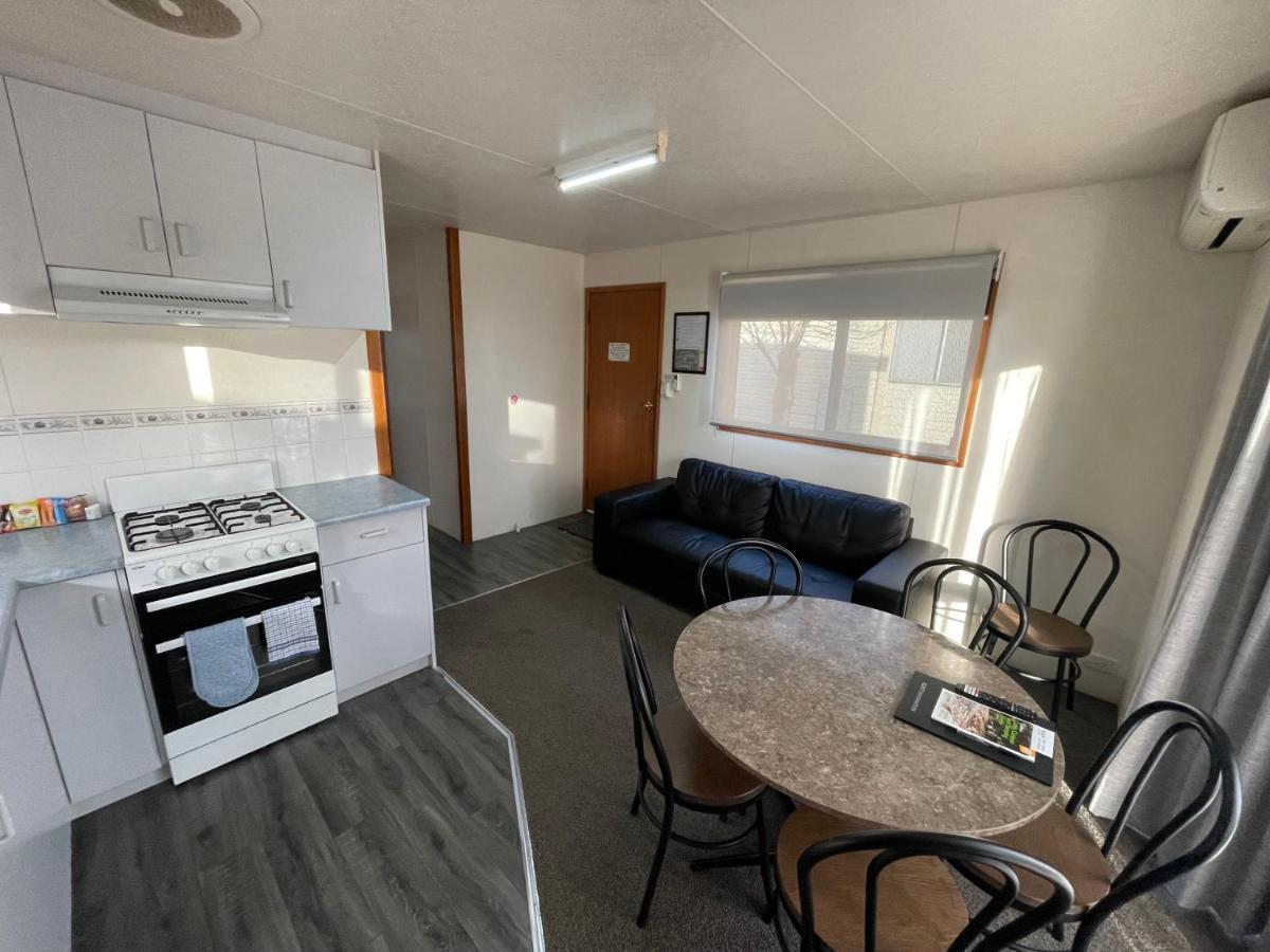 Acacia Caravan Park & Holiday Units 亚拉腊 外观 照片