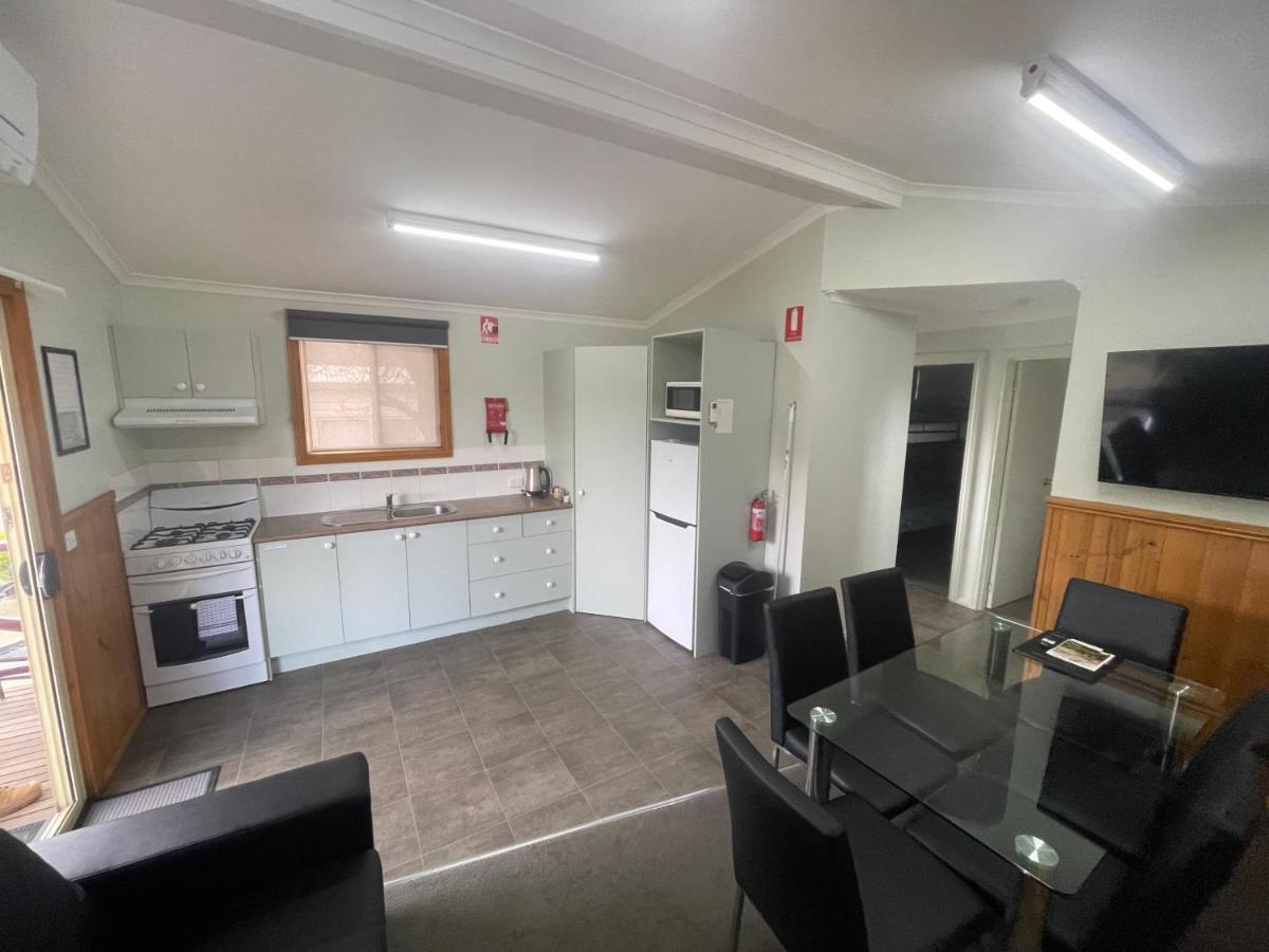 Acacia Caravan Park & Holiday Units 亚拉腊 外观 照片