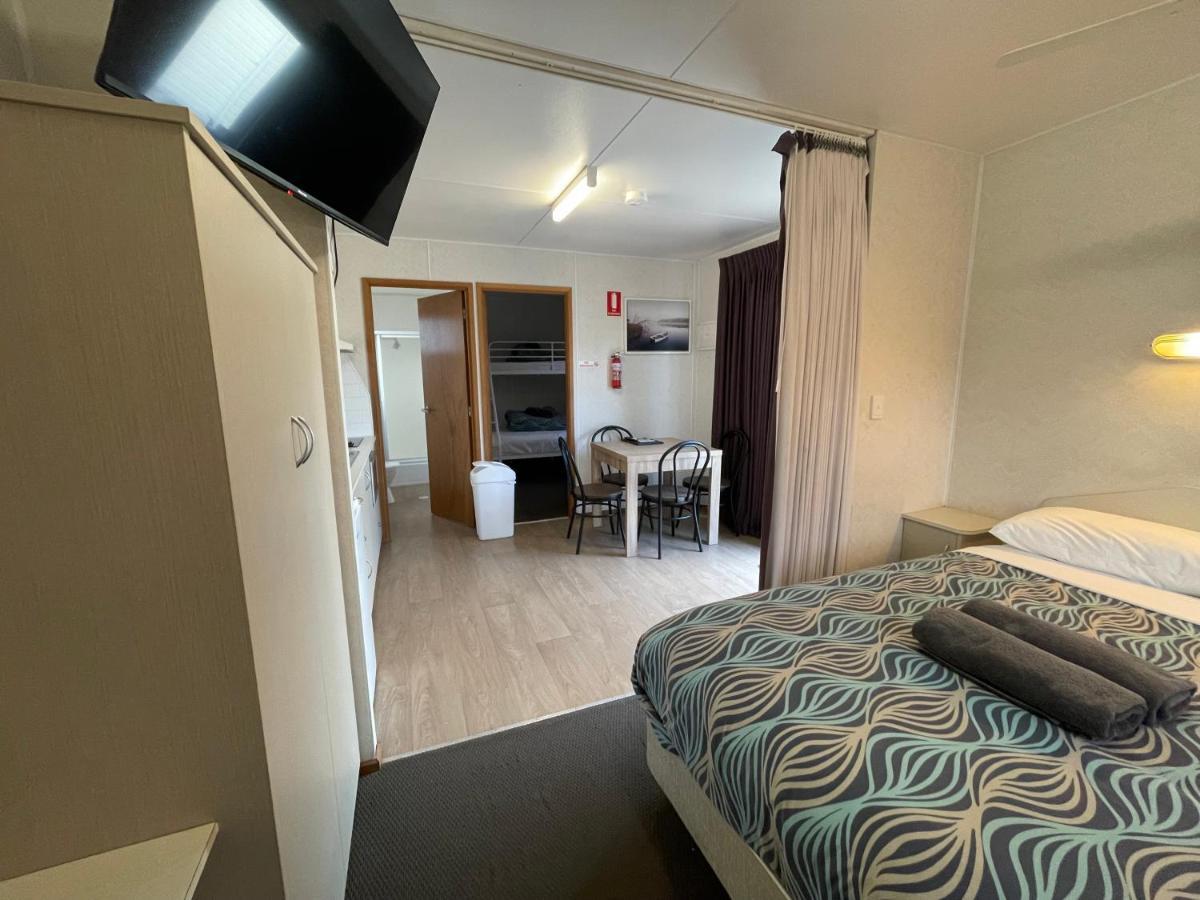 Acacia Caravan Park & Holiday Units 亚拉腊 外观 照片