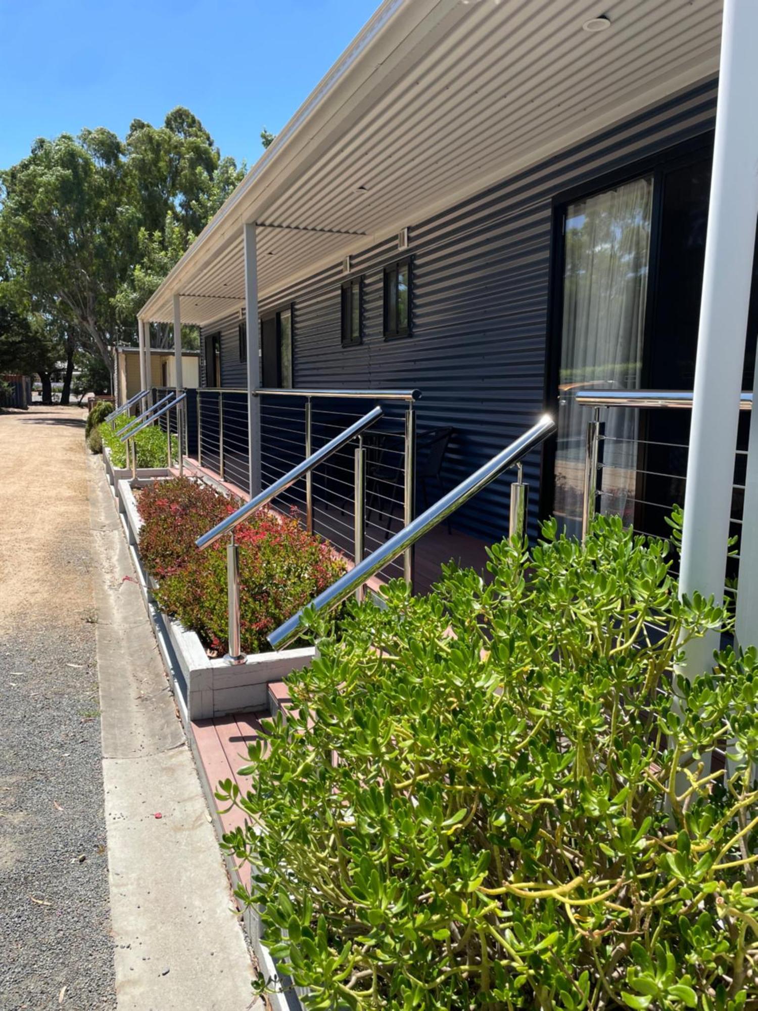 Acacia Caravan Park & Holiday Units 亚拉腊 外观 照片