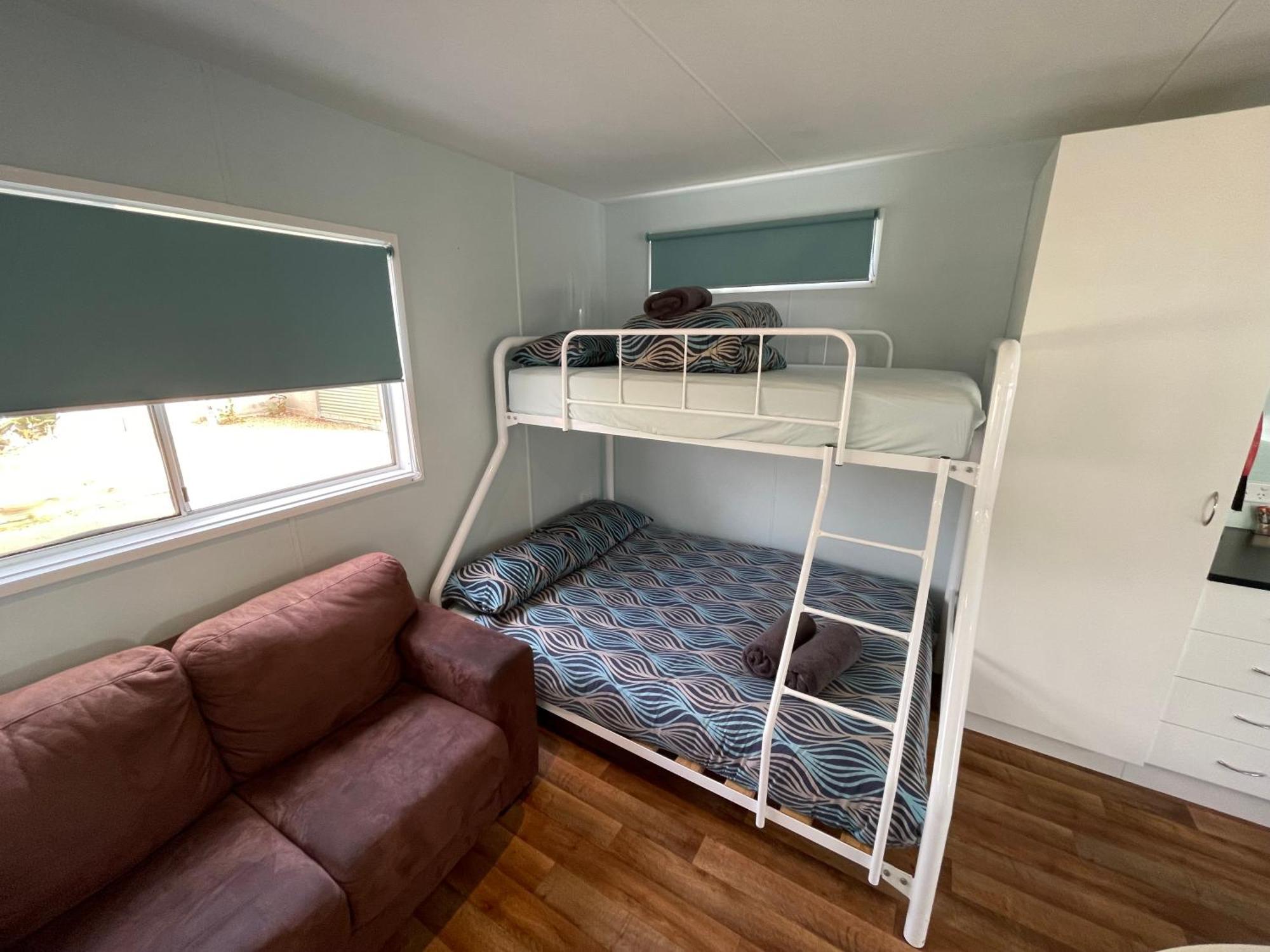 Acacia Caravan Park & Holiday Units 亚拉腊 外观 照片