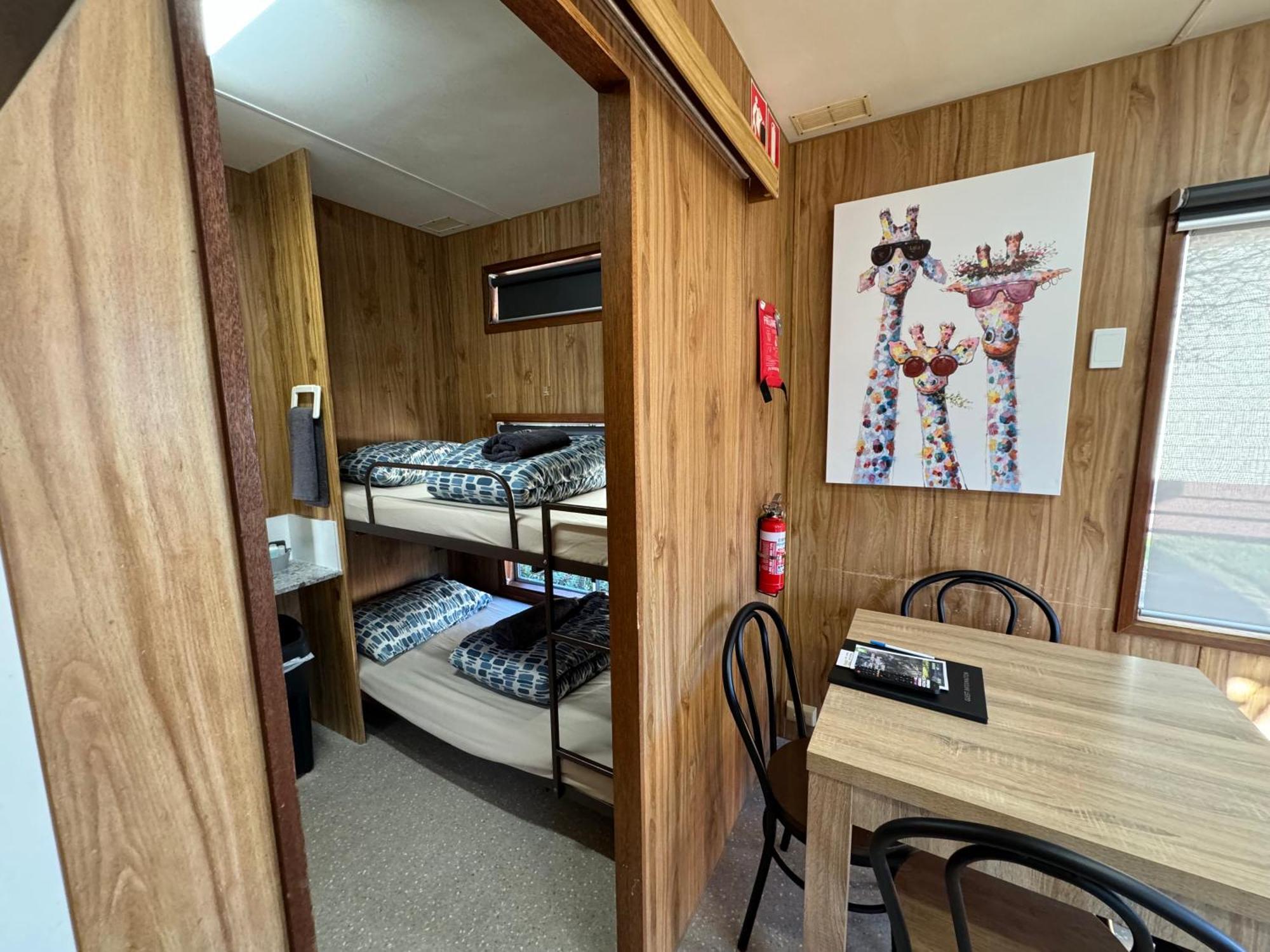 Acacia Caravan Park & Holiday Units 亚拉腊 外观 照片