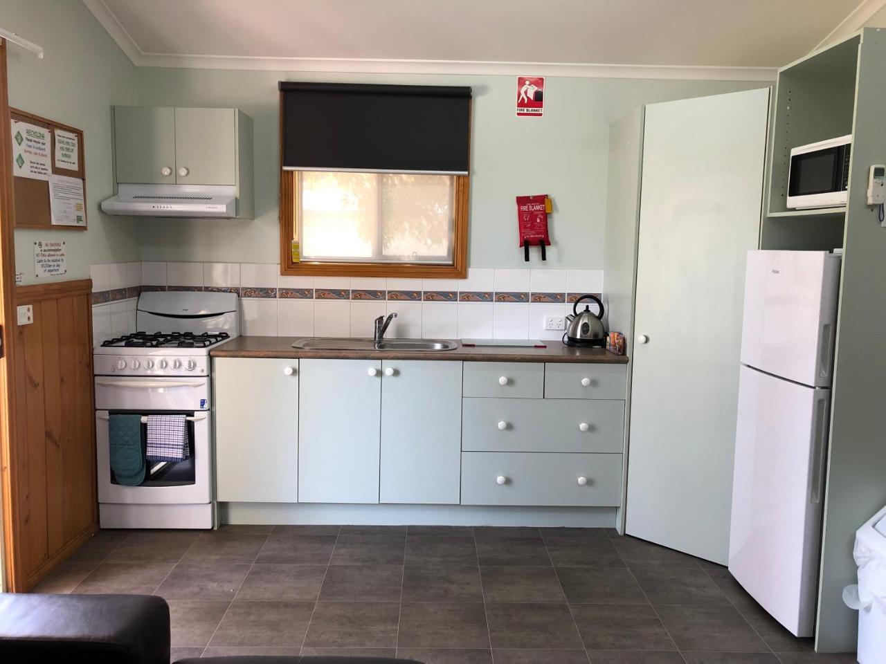 Acacia Caravan Park & Holiday Units 亚拉腊 外观 照片