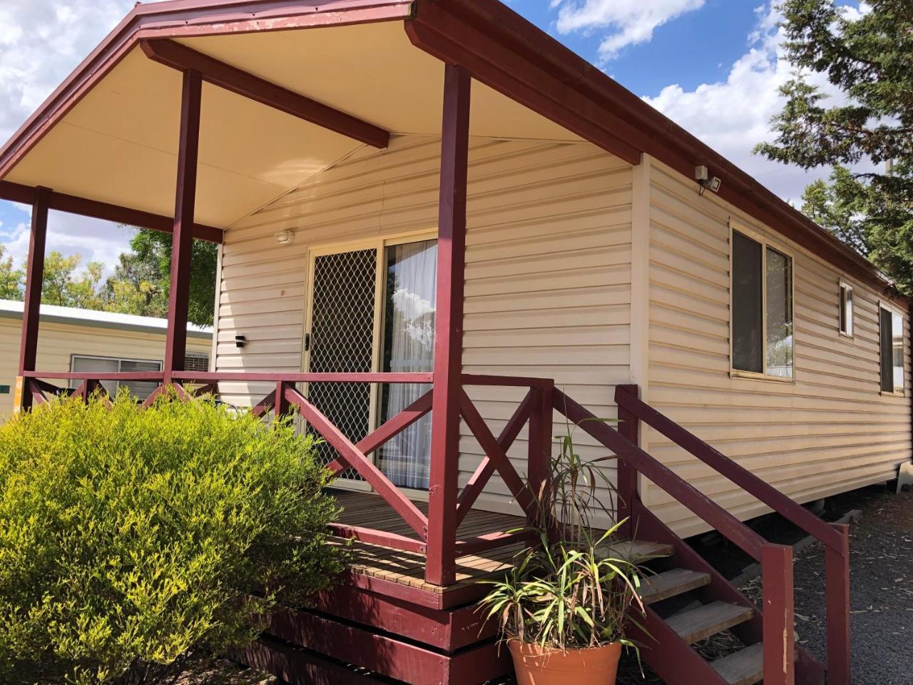 Acacia Caravan Park & Holiday Units 亚拉腊 外观 照片